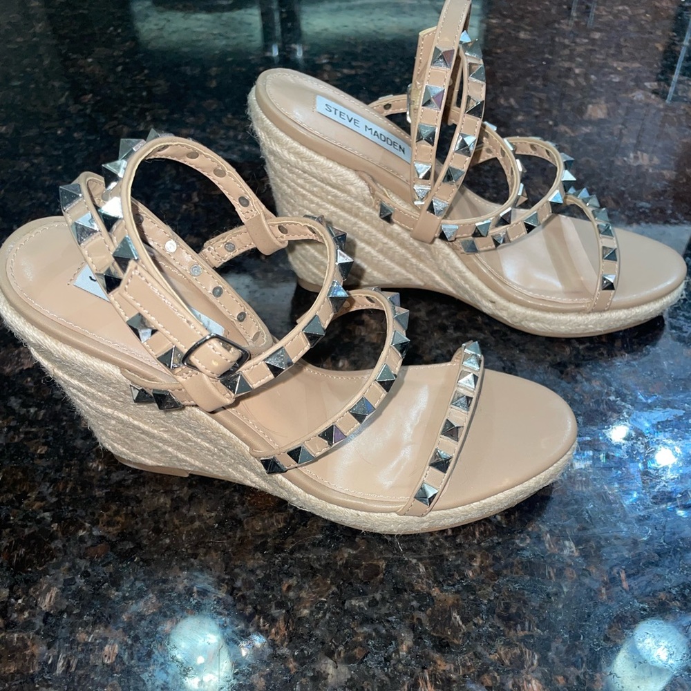 Steve Madden Jaxy Studded Espadrille Wedge Sandals